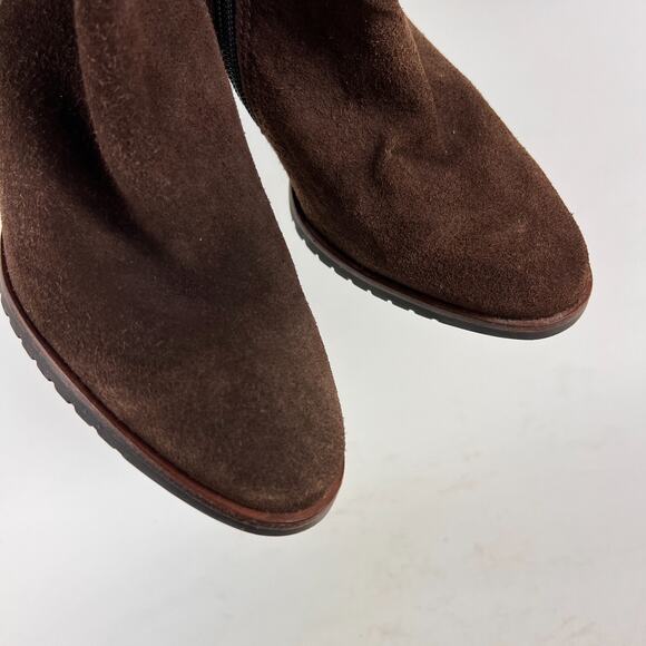 L. L. Bean ankle heeled booties women's size 7 brown suede minimalist boots - Picture 9 of 11